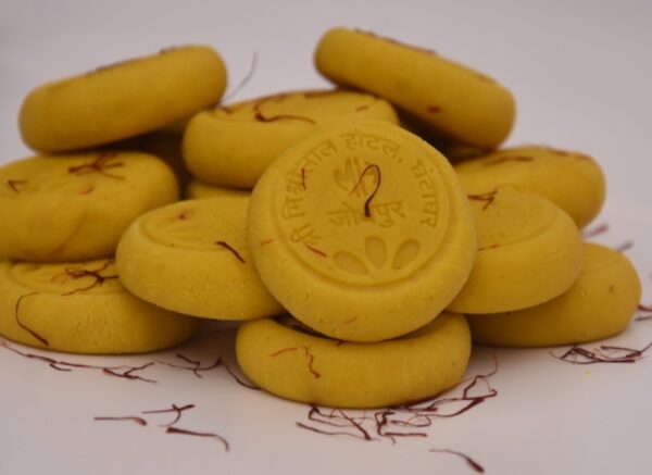 Shrimishrilal Special Kesar Peda 1KG – Authentic Saffron & Khoya Sweet | BiteBasket