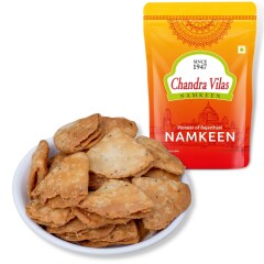 Chandra Vilas Ajwain Khasta Mathri | Plain Mathi | Tikoni Mathri – 1kg